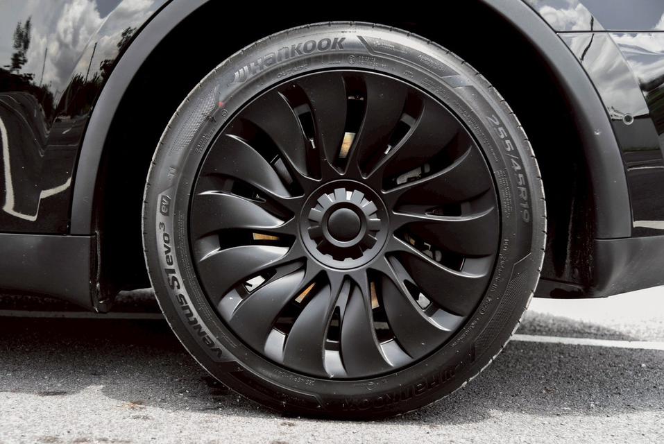 TESLA MODEL Y Long Range AWD AT 2023 ไมล์ 40,xxx km. !!!