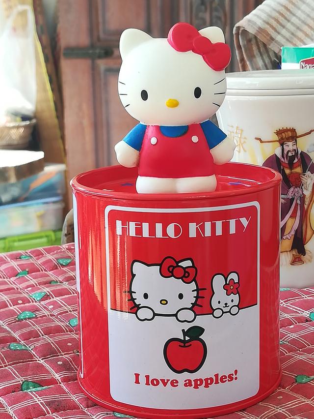 กระป๋องเหล็ก Hello Kitty 3