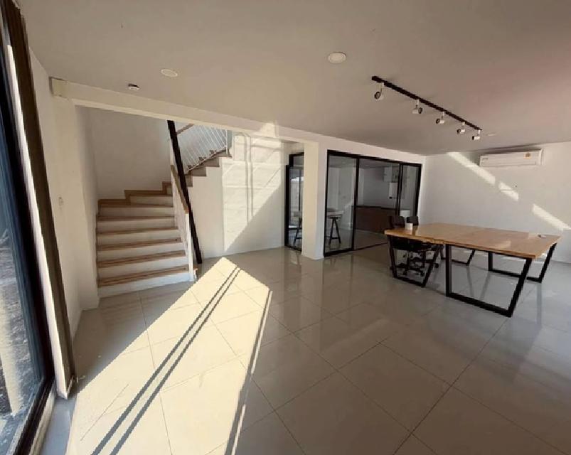 ให้เช่าทาวน์โฮม / Home Office 3.5 ชั้น ทำเลดี ติดถนนใหญ่ อยู่ตรงข้าม รพ.จุฬารัตน์ 9 / โครงการ เวิร์ค กิ่งแก้ว สุวรรณภูมิ ริมถนนกิ่งแก้ว 5