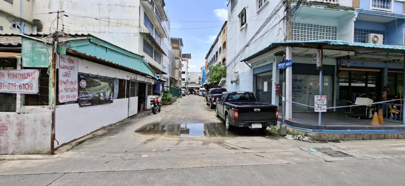 ขายด่วน! ตึกแถว 3.5 ชั้น ห้องมุม ซอยวัดประยูร แยก1 ซอยพหลโยธิน83 ใกล้ตลาดสี่มุมเมือง | ราคาเพียง 3.5 ล้านบาท 5
