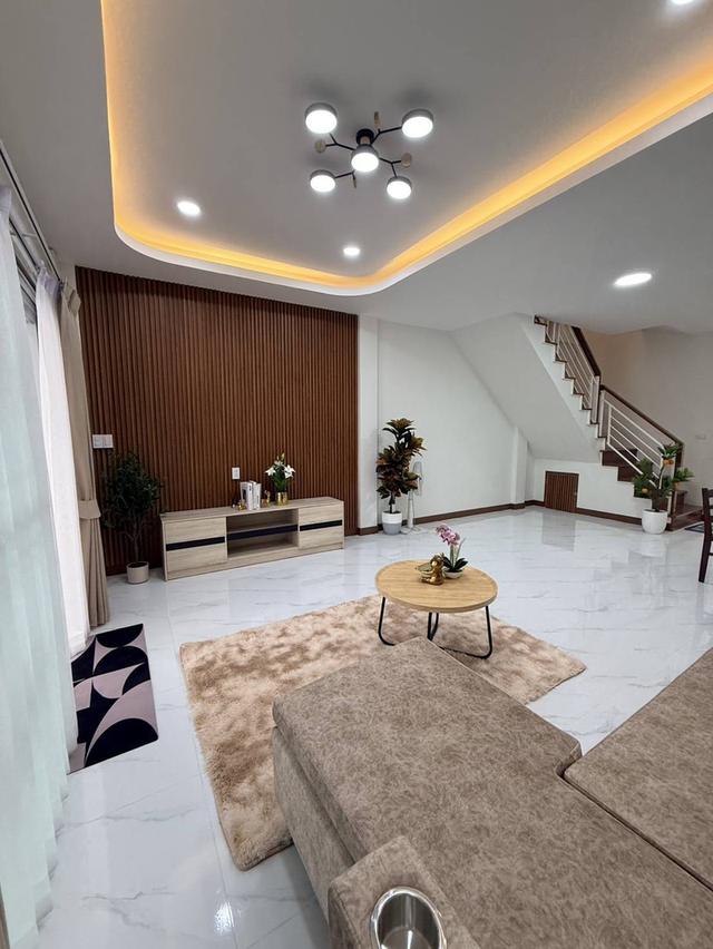 หมู่บ้าน นนทวีวิลล์  5 ถนนมิตรไมตร 5