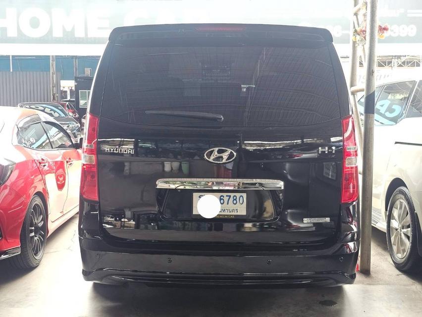 เข้าใหม่#Hyundai #H1 deluxe Top ปี 2018 จด 2019 สีดำ ดีเซล 11 ที่นั่งรถศูนย์ฮุนได ไมล์แท้เพียง 149,xxx km. รูปย่อยที่ 3