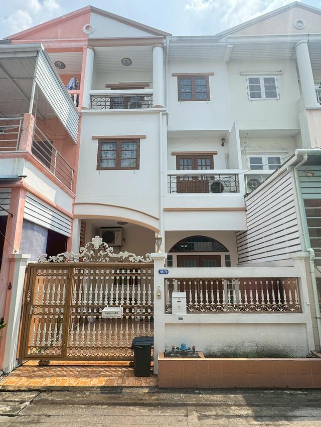 บ้านทาวน์โฮม3ชั้น ย่านท่าพระ 1