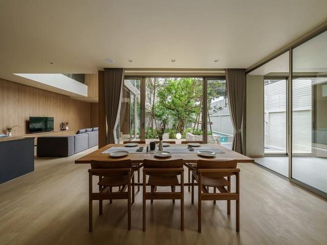 ขาย บ้านเดี่ยว สร้างใหม่ สไตล์ Modern Minimal ขนาด 125 ตรว 5 ห้องนอน พร้อมสระว่ายน้ำระบบน้ำเกลือ สวนขนาดใหญ่ ทำเลริมถนนใหญ่ ถนนสิรินธร  7