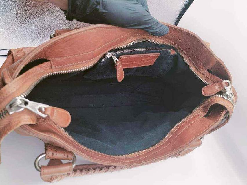 กระเป๋าแบรนด์เนม  Balenciaga Automne Leather 3
