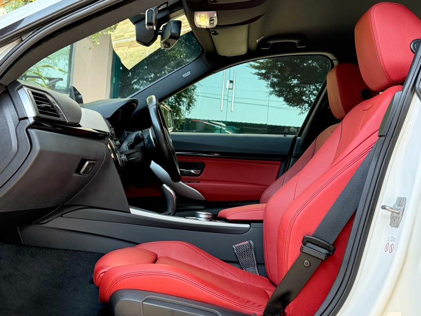 2018 BMW 320D GT MSPORT LCI รถมือเดียวออกป้ายแดง รถวิ่งน้อย เข้าศูนน์ตามระยะ รถไม่เคยมีอุบัติเหตุครับ รูปที่ 13
