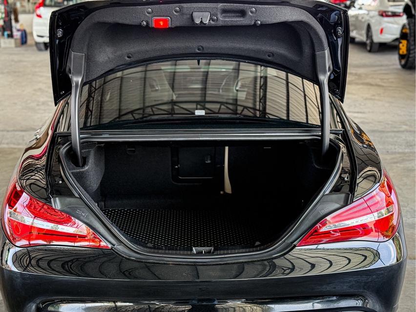 รหัสรถ WRT8281 2018 MERCEDES BENZ, CLA200 URBAN 1.6 เทอร์โบ 156 hp 7 Speed 16
