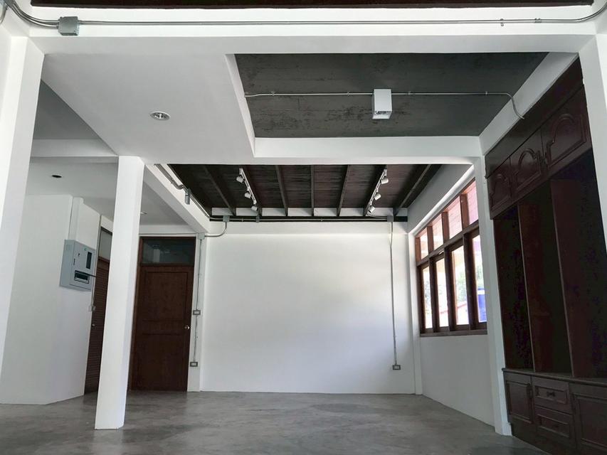 หมู่บ้านทิพวัล เทพารักษ์ ขายบ้านเดี่ยว 100 ตารางวา 3 ห้องนอน 5 ห้องน้ำ รถไฟฟ้าสายสีเหลือง สถานีทิพวัล อยู่หน้าหมู่บ้าน 5