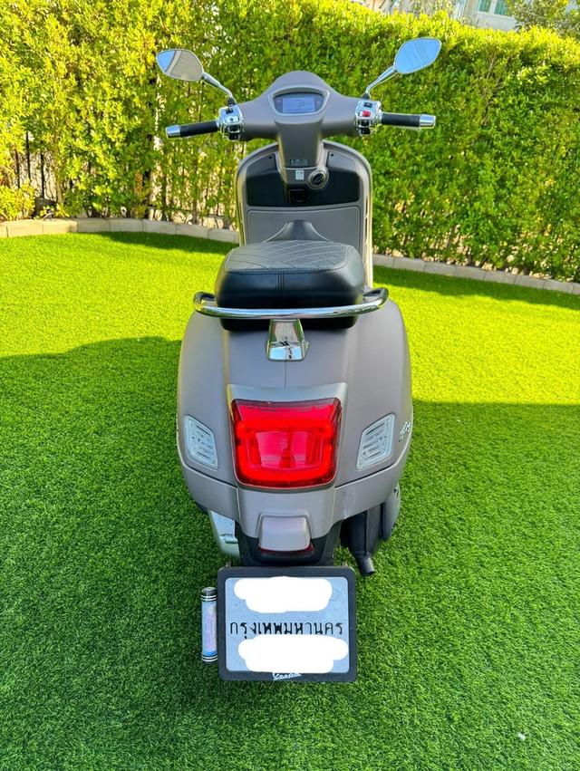 Vespa GTS 300 HPE Super ปี 2023 3