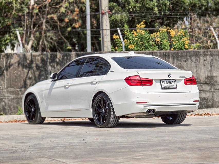 BMW 330e 2.0 Sport F30 Plug-in Hybrid รูปที่ 5