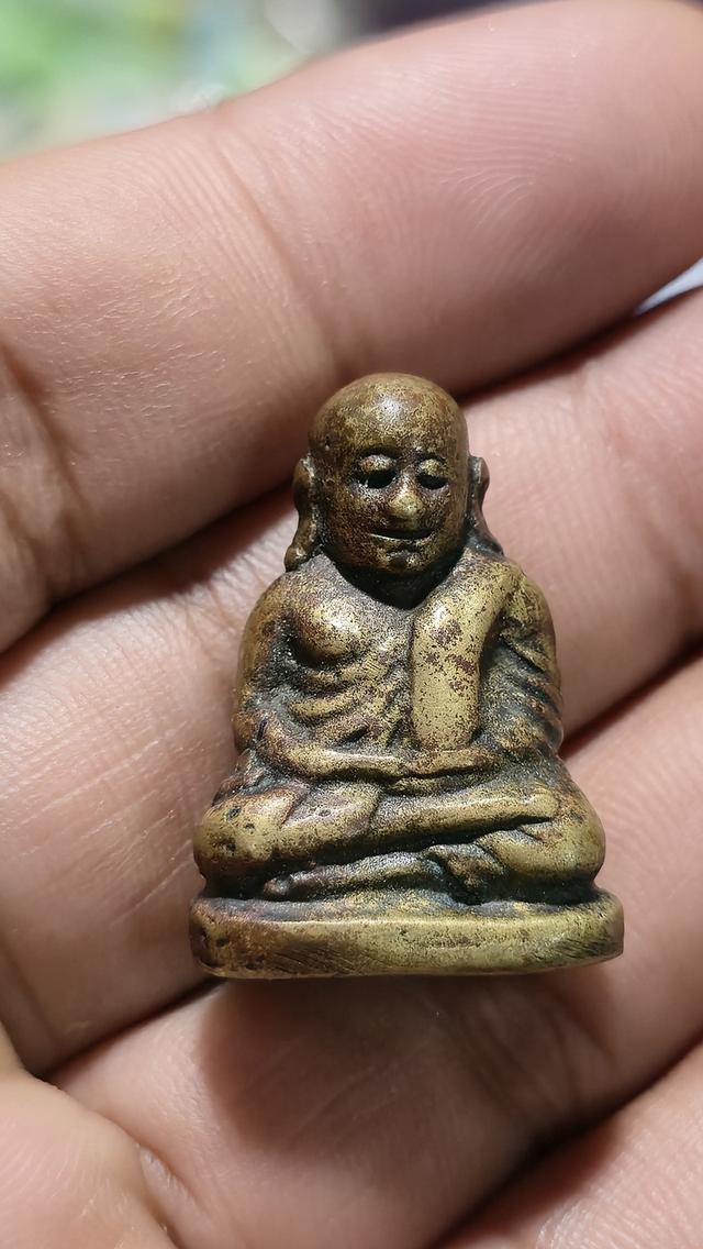 หลวงพ่อเงินพิมพ์นิยมบี