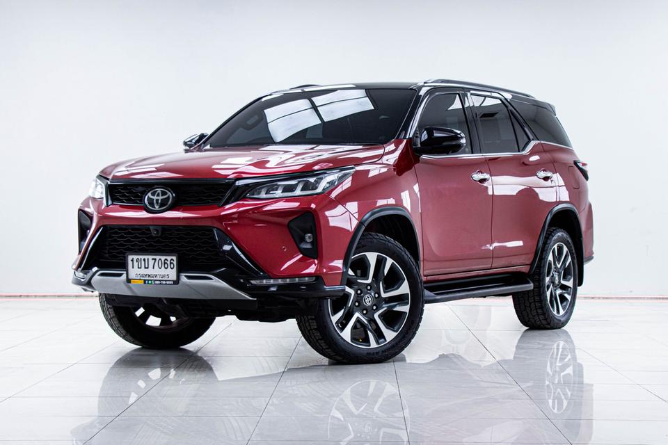 รหัสรถ 5B440 FORTUNER 2.8 LEGENDER BLACK TOP 4WD 2021