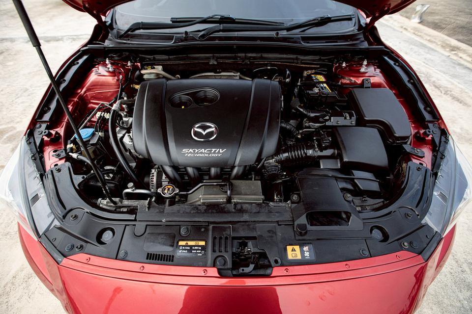 Mazda3 Skyactiv 2.0S Hatchback ปี 2015 สีแดง  12