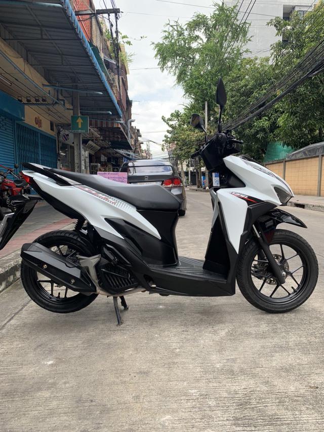 Honda Click 125i สีขาว-ดำ 2021 ล้อแม็ก