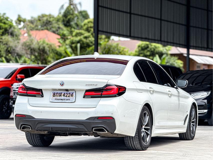 รหัสรถ WRT4224 2022 BMW SERIES 5 520d M SPORT โฉม G30ทปี17-24 (รุ่นครบรอบ50ปี) 4