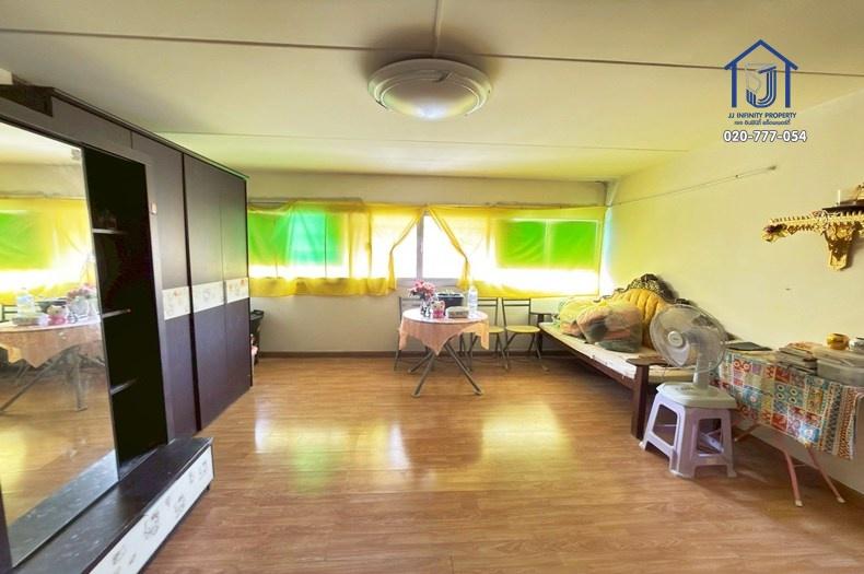 คอนโดมิเนียม 4