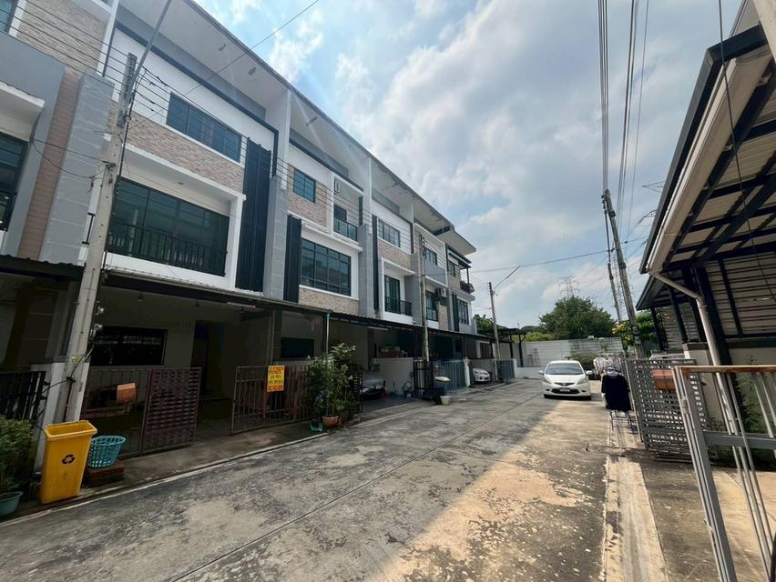 ขายบ้าน 3 ชั้น หมู่บ้านลิฟวิ่งเรสซิเดนซ์รังสิต-ราชพฤกษ์ 3