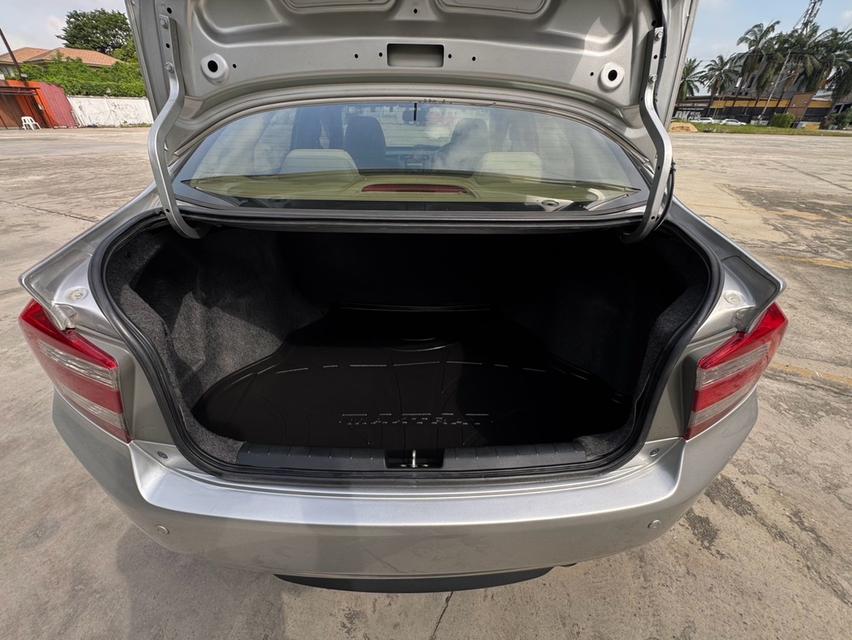 Honda City 1.5V i-Vtec AT 2012 สีเทา รูปที่ 8