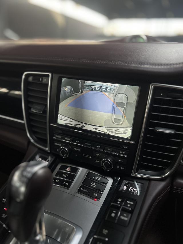 Porsche Panamera 3.0 Hybird 7
