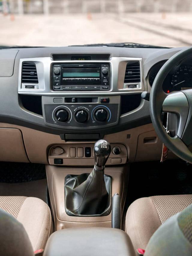 (แจ้งรหัสรถ QT218) Toyota Vigo Champ 2.5 E Double cab Prerunner เกียร์ธรรมดา ปี 2013 รูปที่ 13