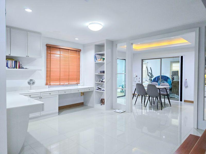 ให้เช่า บ้านเดี่ยว 2 ชั้น หมู่บ้าน เฮ้าส์ ออฟ เดอะ คานารี่ – สวนเสือศรีราชา บ้านสวย เฟอร์นิเจอร์บิ้วอิน พร้อมเครื่องใช้ไฟฟ้าครบ จอดรถได้ 2 คัน พร้อมเข 5