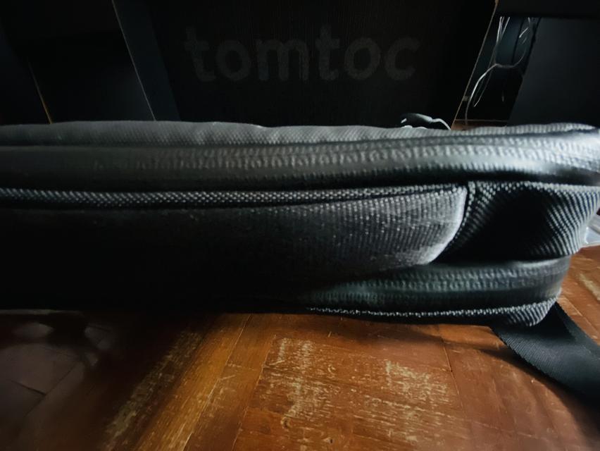 (มือ 1 ของแท้) TOMTOC กระเป๋าสะพายมีช่องใส่ iPAD และ laptop 16" รุ่น Defender ACE A04  8