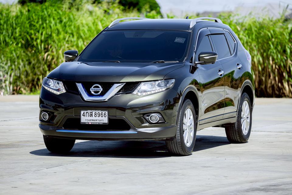 NISSAN X-TRAIL 2.0V Hybrid 4WD ปี 2016 สีเขียว มือเดียวป้ายแดง