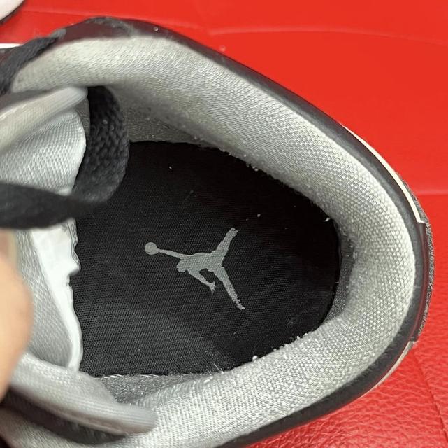 Jordan 1 Low ไซซ์ 37.5 ผู้หญิง ใส่ 2 ครั้ง สภาพดี รูปที่ 3