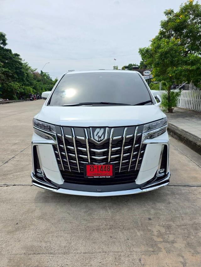 Toyota ALPHARD SC สีขาว ปี 2022 ไมล์ 60,000 กม.  3