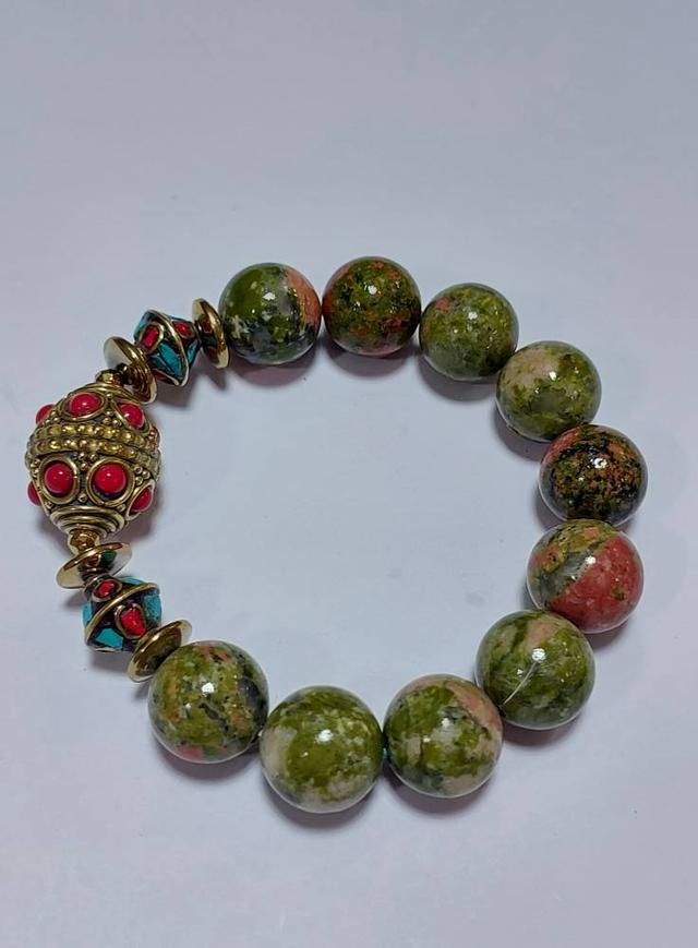 ข้อมือหิน Unakite 14 mm ลูกปัดเนปาล ยาว 18 cm.