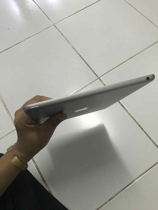 iPad  5