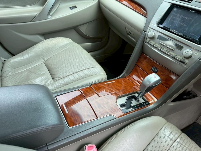 Toyota Camry Hybrid 7