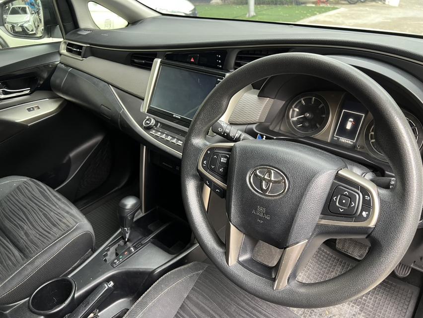 Toyota INNOVA 2.8 Crysta #0818061242 8