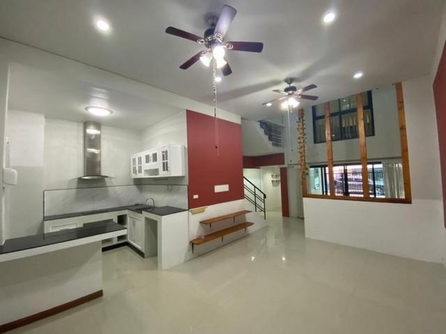 ให้เช่าทาวน์โฮม 3 ชั้น 31 ตร.ว. เล่นระดับ 5 ระดับ ซ.ลาดพร้าว 41 แยก 6-9
