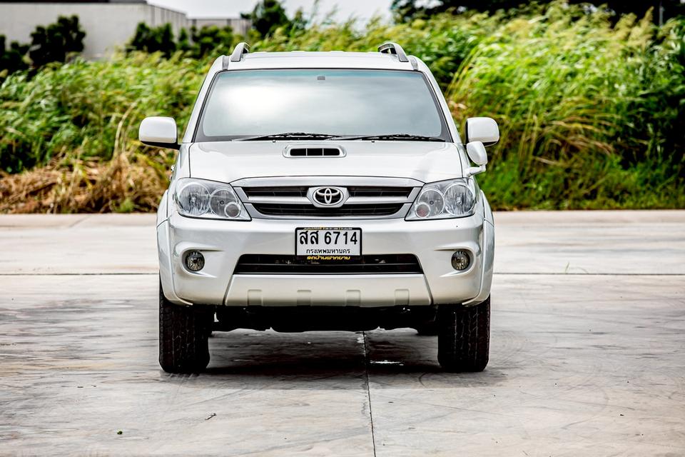 TOYOTA FORTUNER 3.0V 4WD สีเทา เกียร์ออโต้ ปี 2006 สวยสภาพดี 2