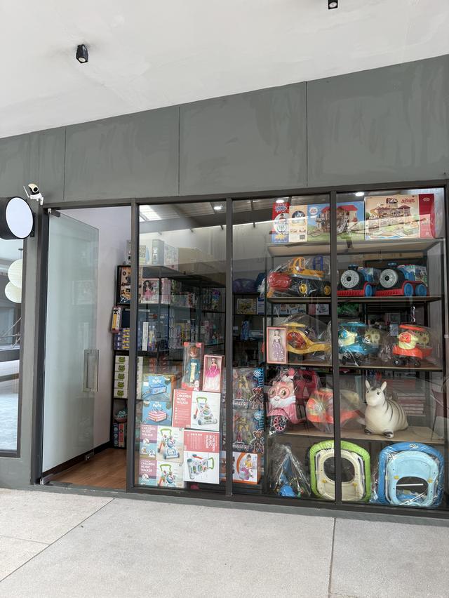 ของเล่นขายเหมาทั้งร้าน