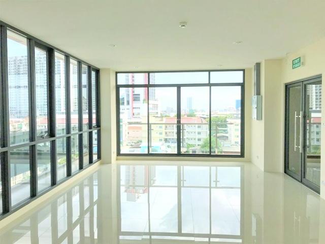 เจริญราษฎร์ สาทร ให้เช่าสำนักงาน 7 ชั้น แบ่งให้เช่าแยกเป็นชั้นๆ 115 ตร.ม. BTS สะพานตากสิน 1.6 กม. 1