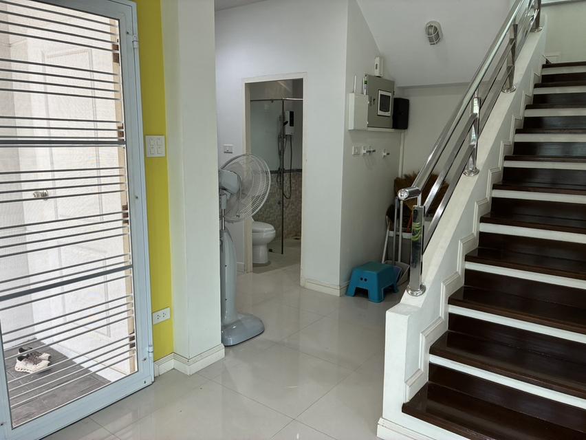 ให้เช่าบ้านเดี่ยว 2 ชั้น หลังริม ขนาด 62 ตร.ว. ซอยสวนสราญ ถนนบางเชือกหนัง 9 ตลิ่งชัน รีโนเวทใหม่ พร้อมอยู่ 10