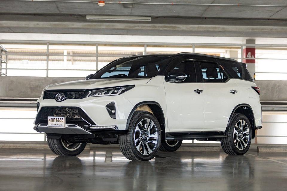 ✨ TOYOTA FORTUNER 2.4 LEGENDER 4WD AT Black Top ปี 2022 แท้ รูปย่อยที่ 3