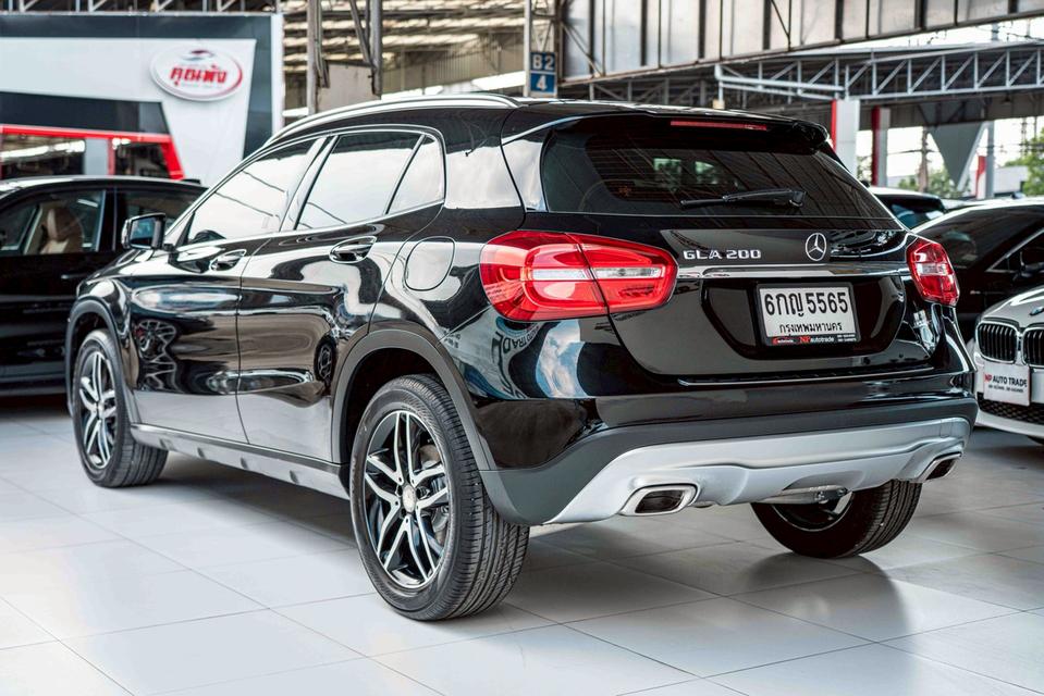 รหัสรถ NP5565 BENZ GLA200 URBAN ปีรถ : 2017 10