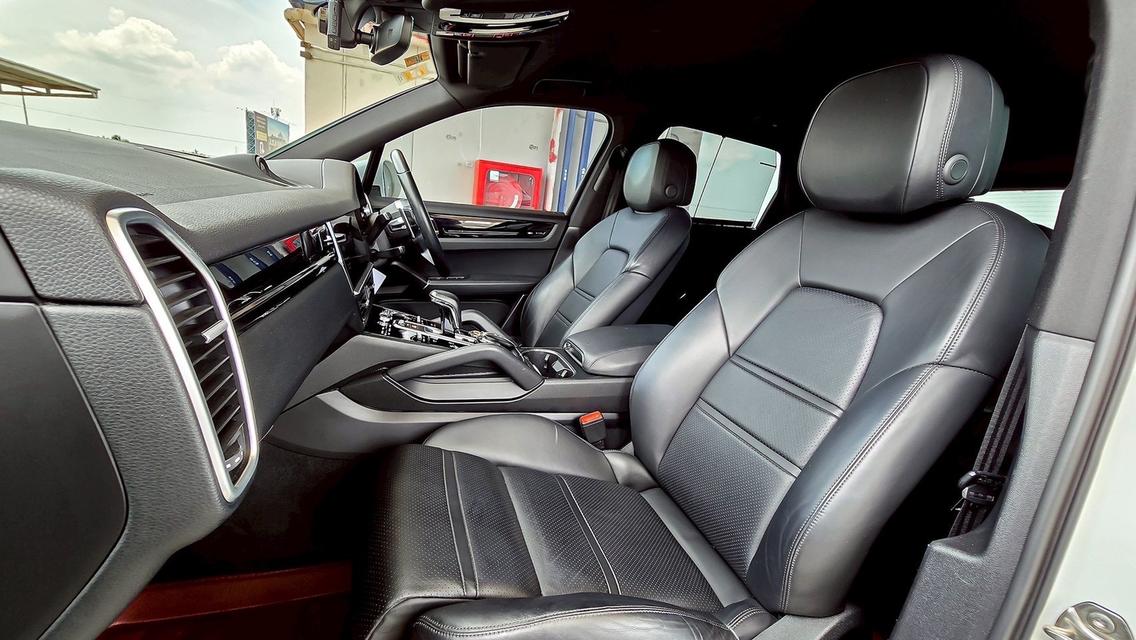 PORSCHE CAYENNE 3.0E Hybrid ปี 2019 จด 2020 12