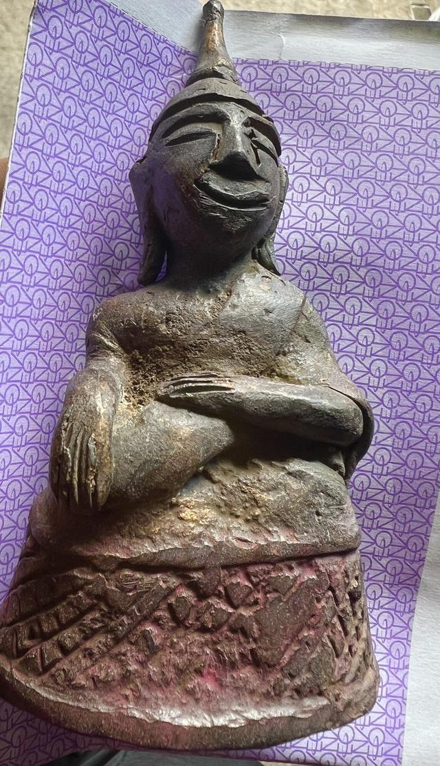 พระบูชาศิลปะลาวเนื้อเงินยวง