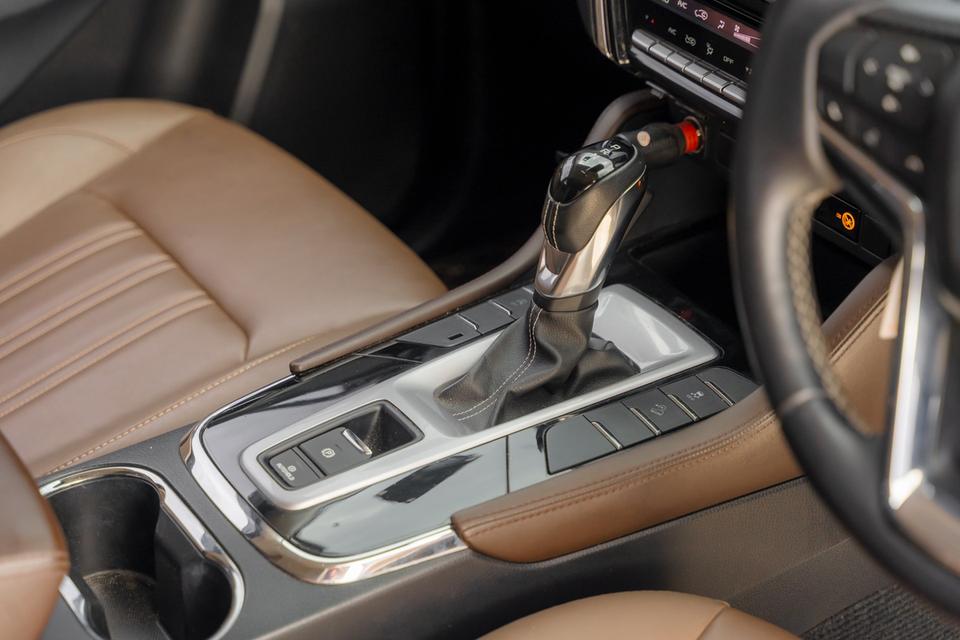 Isuzu MU-X 3.0 Ultimate 2WD 2023 สีแดง รุ่นท็อป 2WD รถเดิมๆจากโรงงาน รูปที่ 14