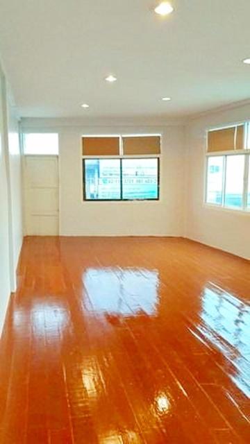 ให้เช่าอาคารพาณิชย์ 3 ชั้นในย่านลาดพร้าว 5นอน แอร์ 6 เครื่อง ถูกที่สุด รีโนเวทใหม่ทั้งหลังMRTภาวนา 750ม.ใ เซ็นทรัล ลาดพร 6