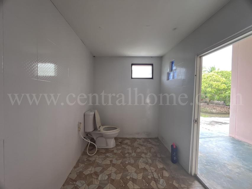 ที่ดิน พร้อมสิ่งปลูกสร้าง 9-3-60 ไร่ สามพราน นครปฐม 10