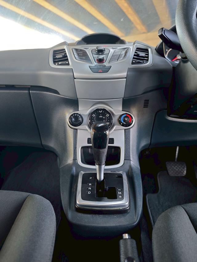 Ford Fiesta 1.4 Sport Hatchback AT ปี 2012 12