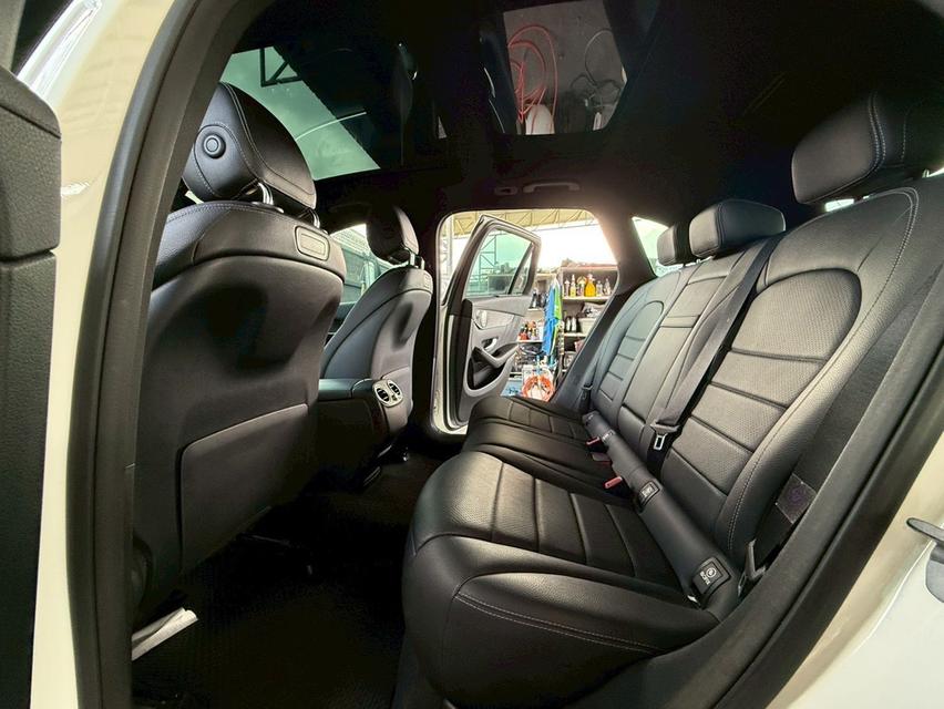 Benz GLC250 d AMG Dynamic ดีเซล สีขาว ปี 2019 รถบ้านมือเดียวป้ายแดง  ไม่เคยทำสี รูปที่ 9