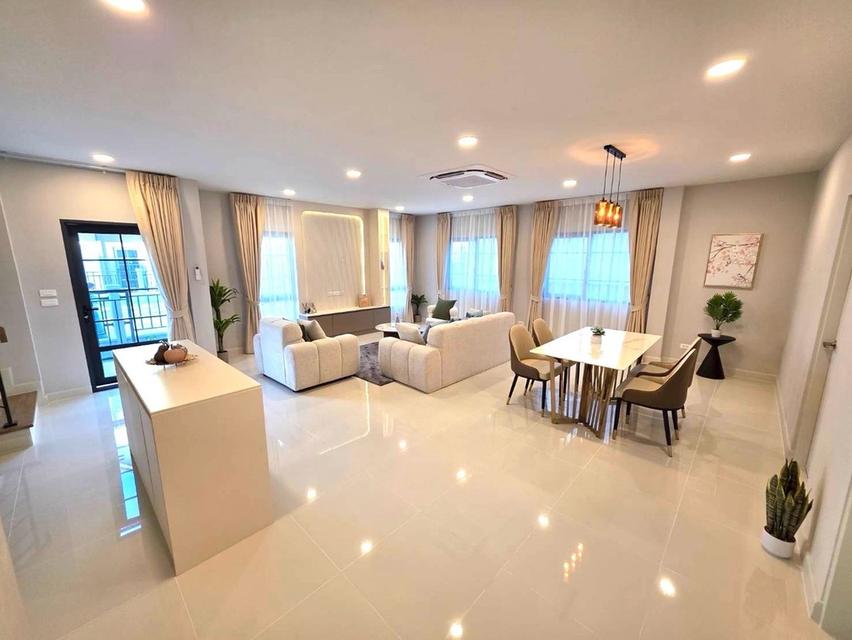 ให้เช่าบ้านเดี่ยว 2 ชั้น หมู่บ้านเซนโทร ใกล้เมกะบางนา (N.1931) 3