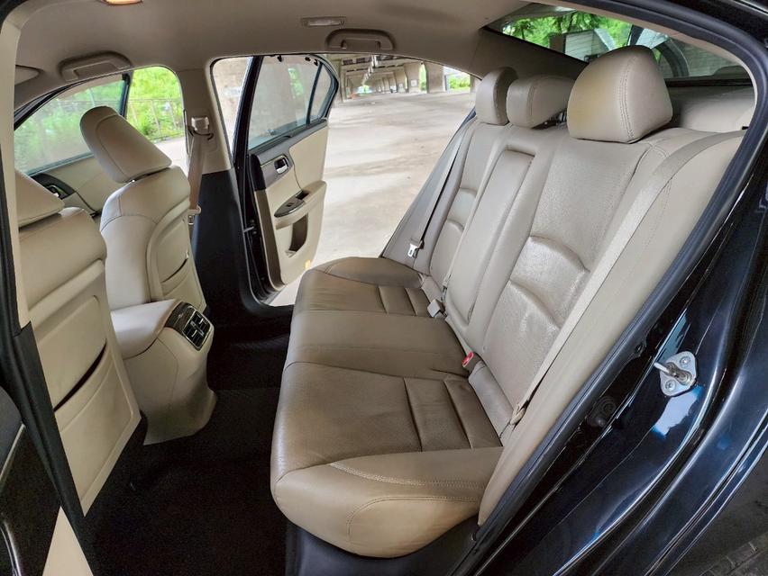 ขายรถ Honda Accord 2.0EL ปี 2015 สีดำ เกียร์ออโต้ 12