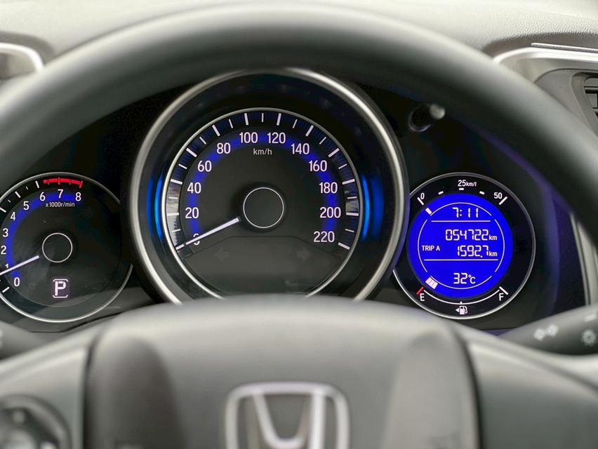 ปี 2018 HONDA JAZZ, 1.5 i-VTEC V รถสวยเดิม เช็คศูนย์ทุกระยะ  11